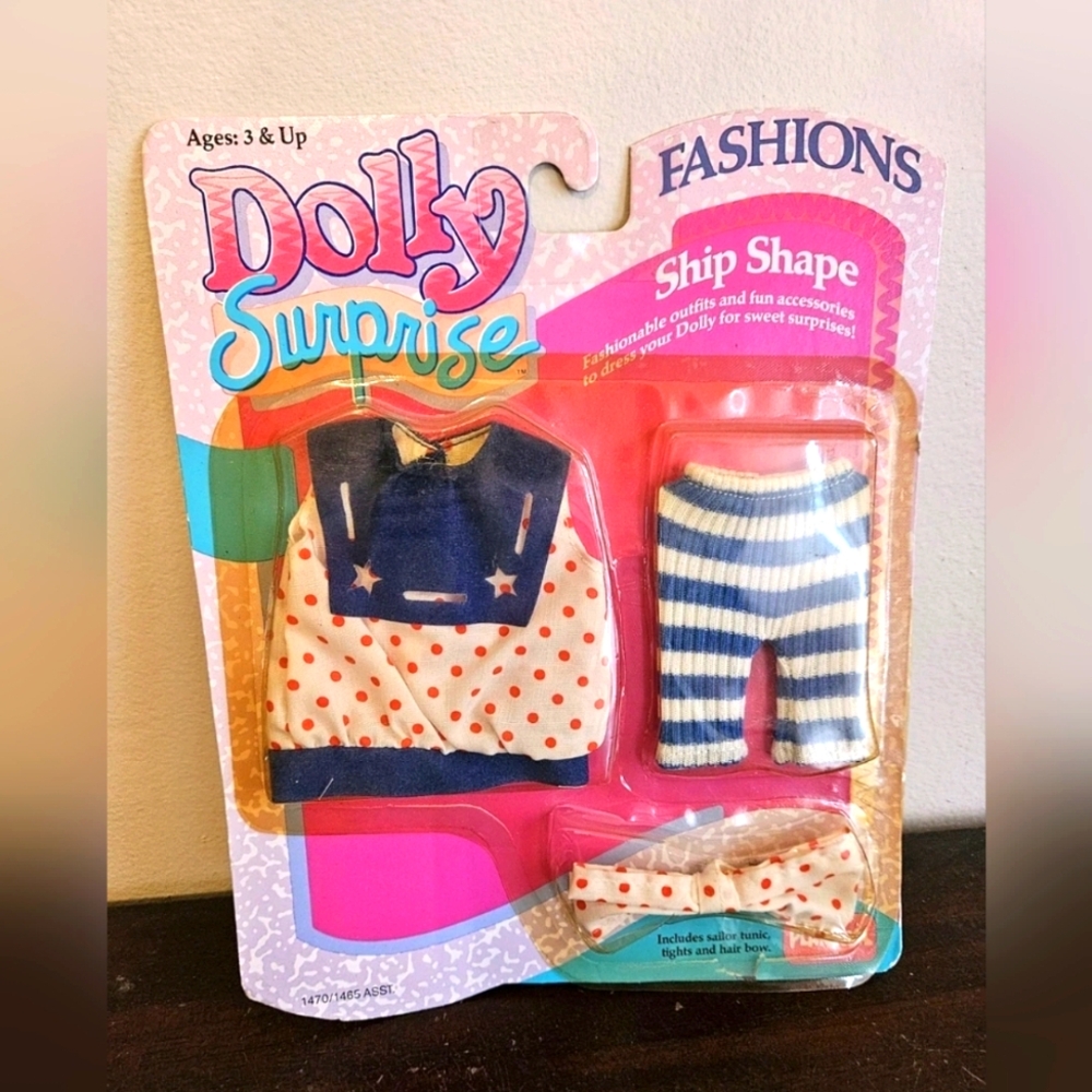 Vintage Dolly Surprise Ship Shape Outfit. Playskool. 1987. New.